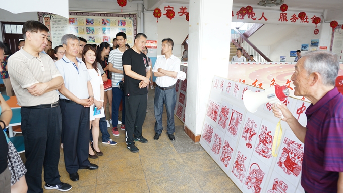 我院联合文汇社区开展“在职党员进社区”义务服务日活动