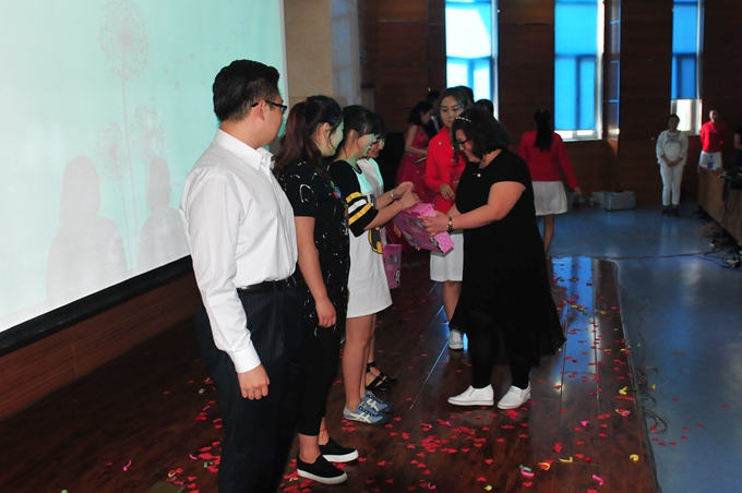 院团委举行“我的青春.我的党”诗歌朗诵大赛