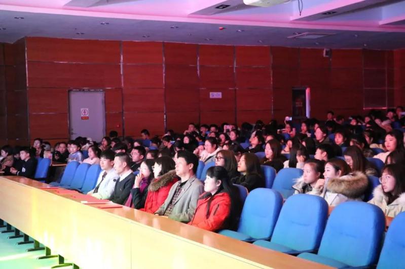 涉外培训部、口腔医学技术系、医学检验系联合举办大学生艺术展演活动