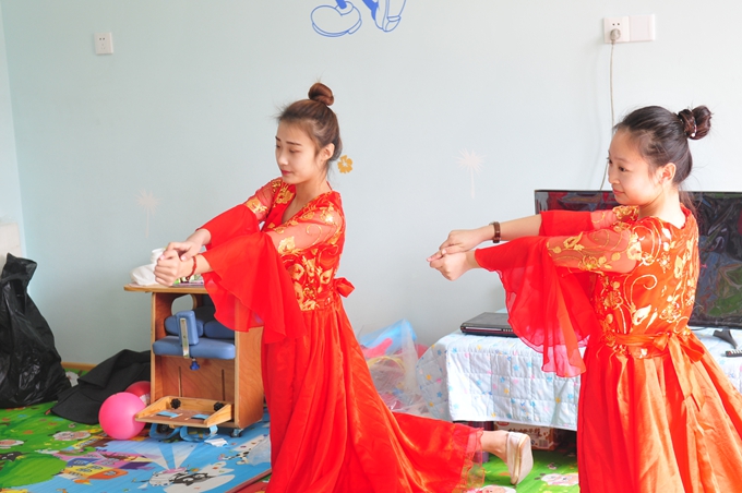 我院青年志愿者服务队到市福利院开展志愿服务活动