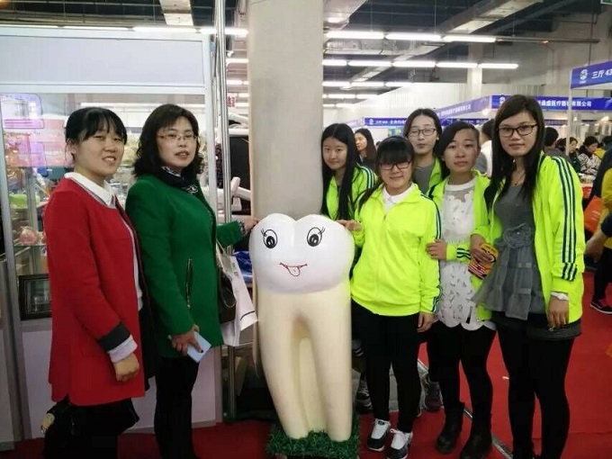 我院口腔医学技术系开展参观企业活动