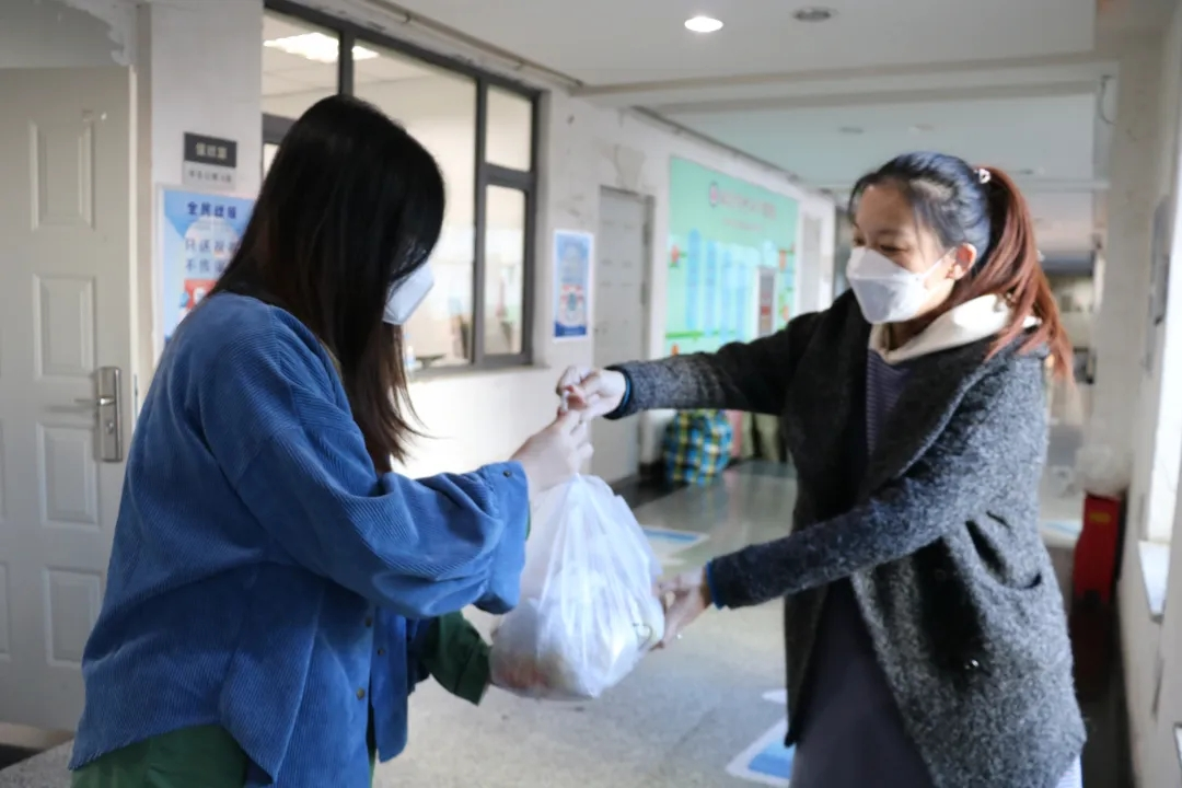 不是一个人在战斗，准妈妈奋战第一线