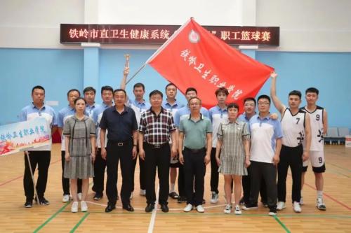 我院男子篮球队勇夺冠军