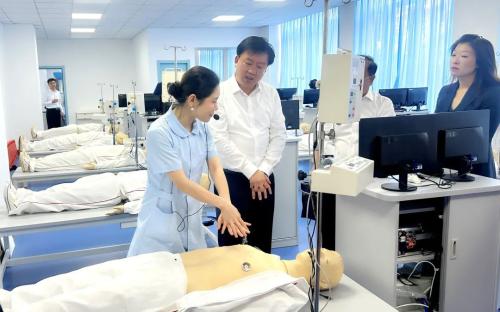 李友同志深入铁岭卫生职业学院、辽宁工程职业学院开展调研并专题辅导