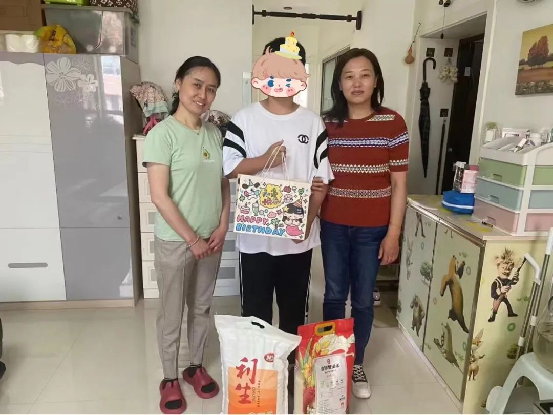 “六一”前夕民盟铁岭卫生职业学院支部慰问特殊困境儿